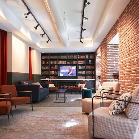 Latroupe Prado Hostel マドリード エクステリア 写真