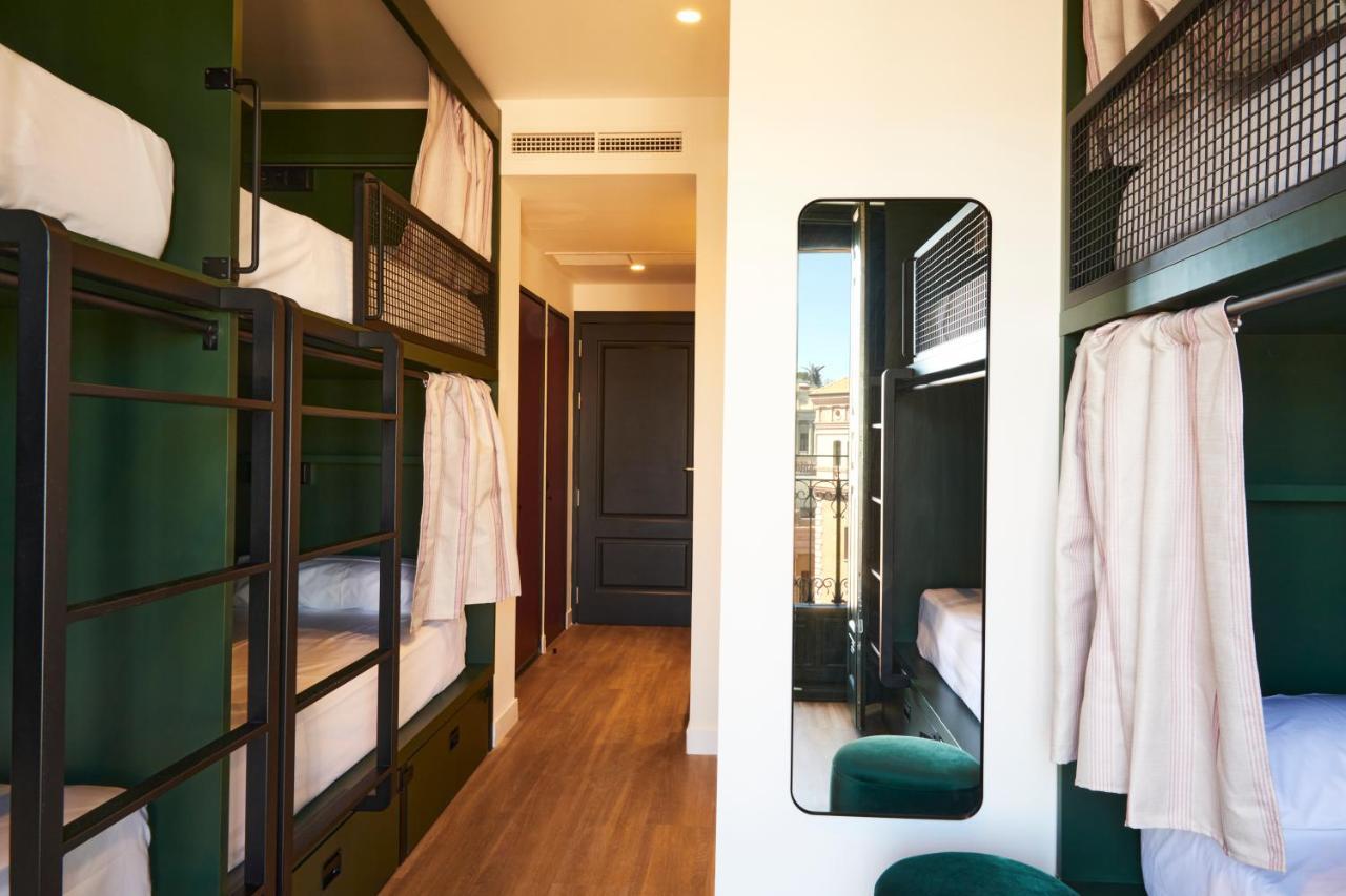 Latroupe Prado Hostel マドリード エクステリア 写真