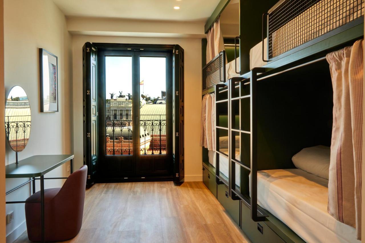 Latroupe Prado Hostel マドリード エクステリア 写真