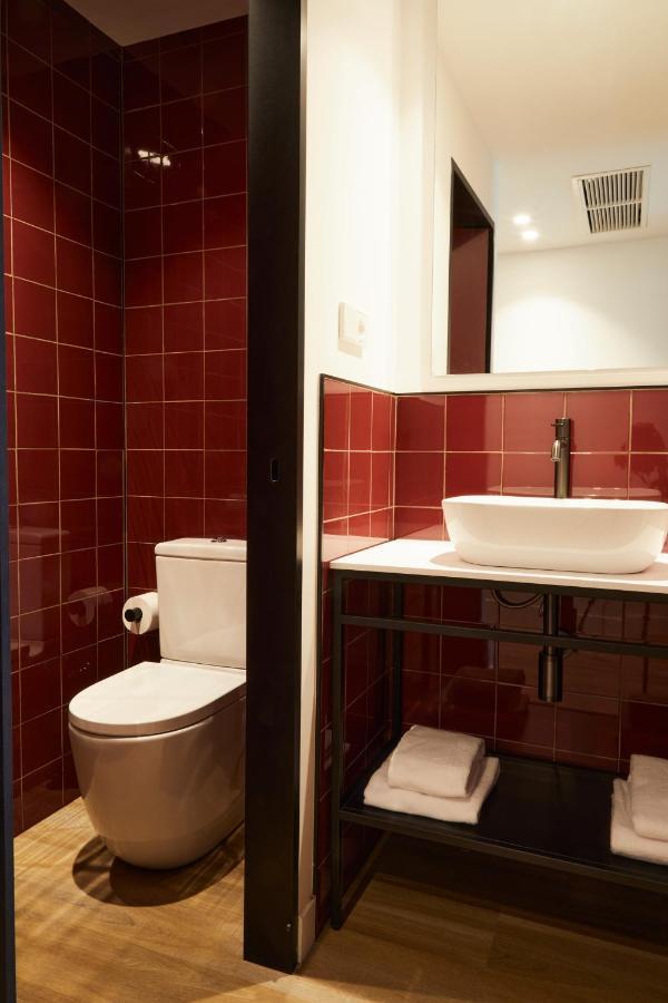Latroupe Prado Hostel マドリード エクステリア 写真