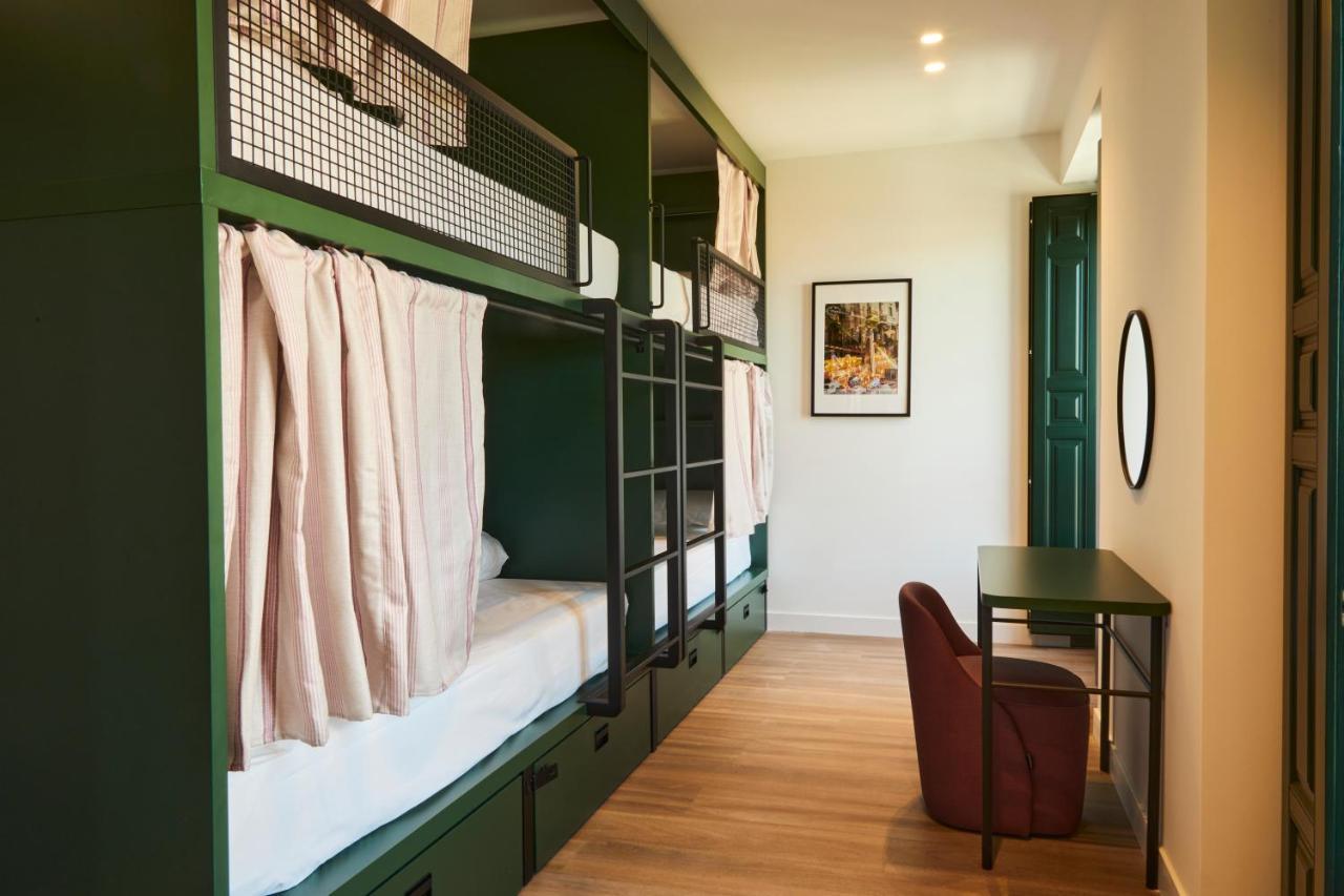 Latroupe Prado Hostel マドリード エクステリア 写真