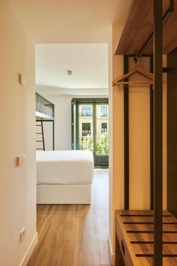 Latroupe Prado Hostel マドリード エクステリア 写真
