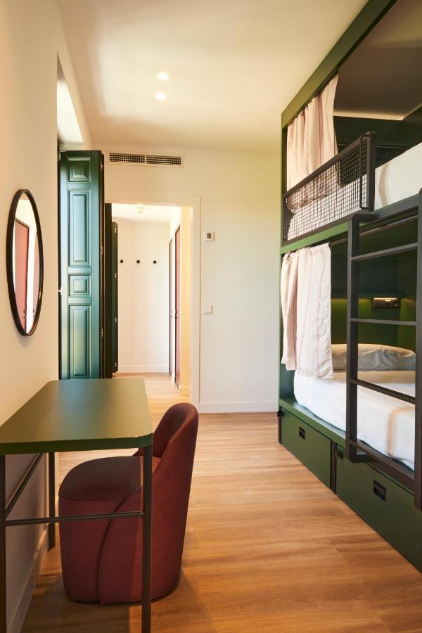 Latroupe Prado Hostel マドリード エクステリア 写真