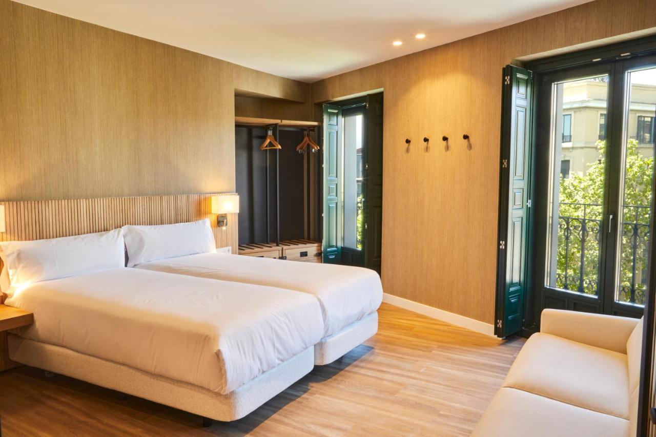 Latroupe Prado Hostel マドリード エクステリア 写真