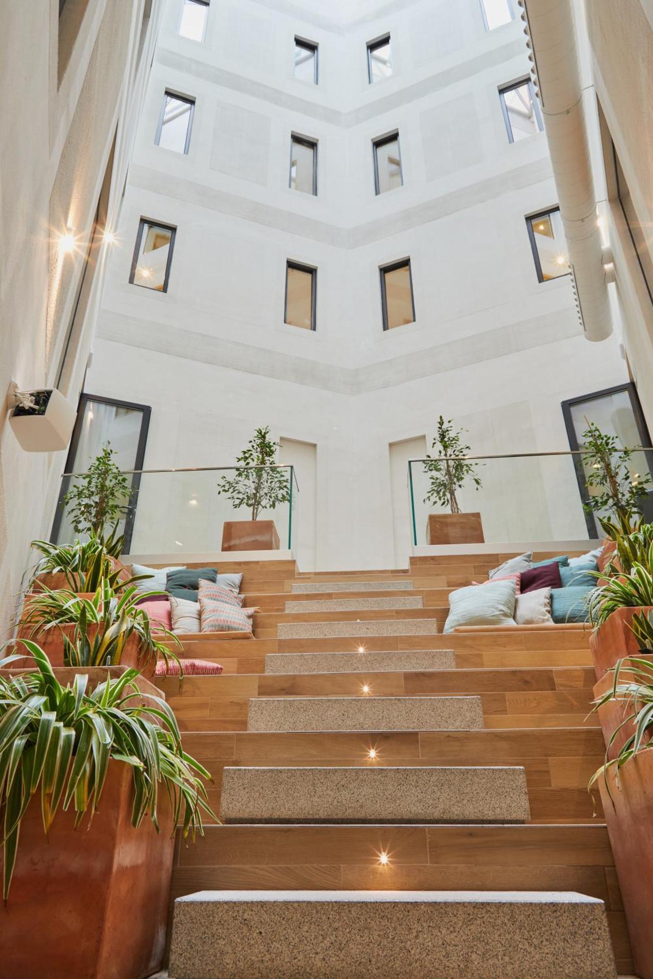 Latroupe Prado Hostel マドリード エクステリア 写真